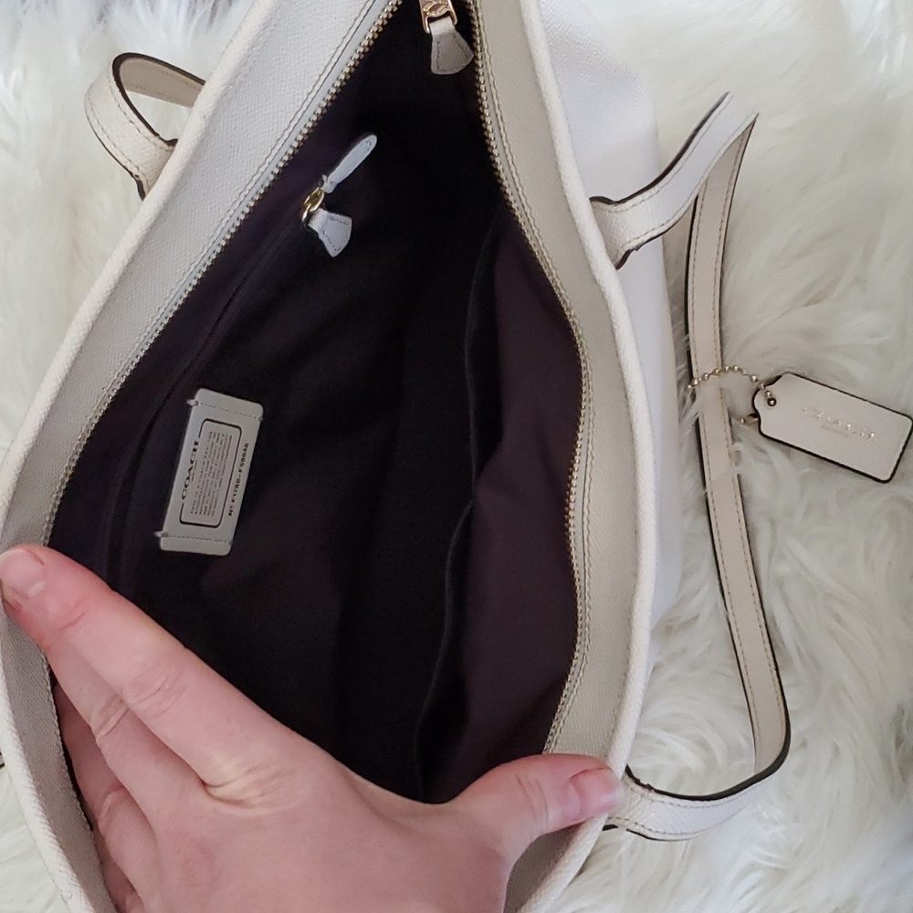 Coach purse - Picture 3 of 4